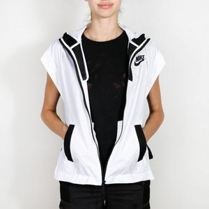 Nike windbreaker vest like new